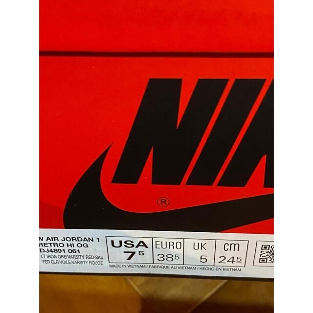 NIKE(ナイキ)のナイキ NIKE ジョーダン1 ハイ　OG バーシティレッドW24.5cm エンタメ/ホビーのエンタメ その他(その他)の商品写真