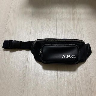 アーペーセー(A.P.C)のA.P.C アーペーセー　ボディバッグ ウエストバッグ ブラック　ナイロンレザー(ボディーバッグ)