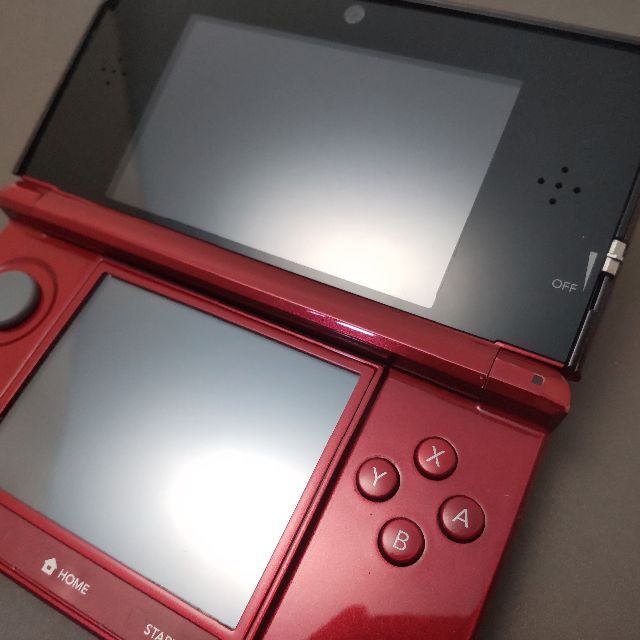 ニンテンドー3DS フレアレッド　SDカードございません