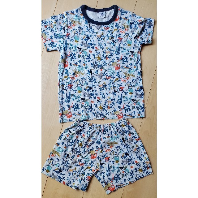 PETIT BATEAU(プチバトー)のPETIT BATEAU パジャマ　128cm キッズ/ベビー/マタニティのキッズ服男の子用(90cm~)(パジャマ)の商品写真