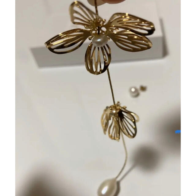 最大5万円OFFクーポン! maison sabben アシンメトリーゴールドピアス