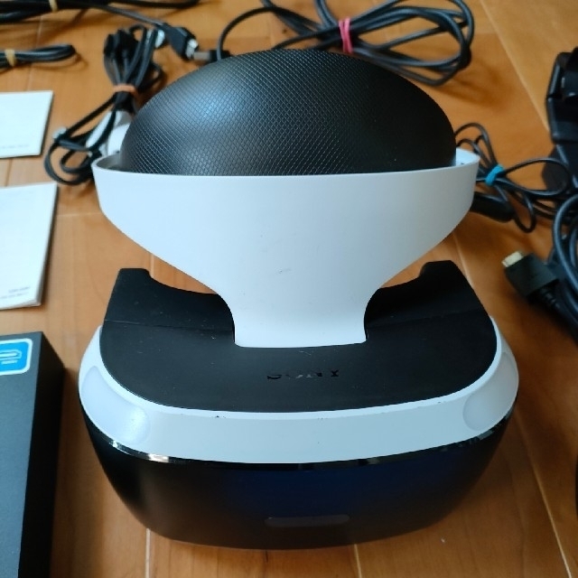 PlayStation VR(プレイステーションヴィーアール)のプレイステーションVR  ＣＵＨ-ＺＶＲ１ エンタメ/ホビーのゲームソフト/ゲーム機本体(その他)の商品写真