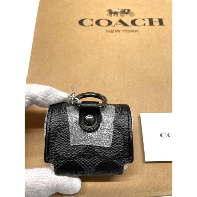 COACH(コーチ)の【新品未使用】01 日本未発売 コーチ airpods PROケース イヤフォン スマホ/家電/カメラのオーディオ機器(ヘッドフォン/イヤフォン)の商品写真