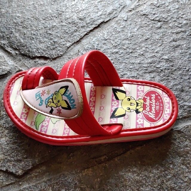 ポケモン(ポケモン)のポケットモンスターサンダル キッズ/ベビー/マタニティのキッズ靴/シューズ(15cm~)(サンダル)の商品写真