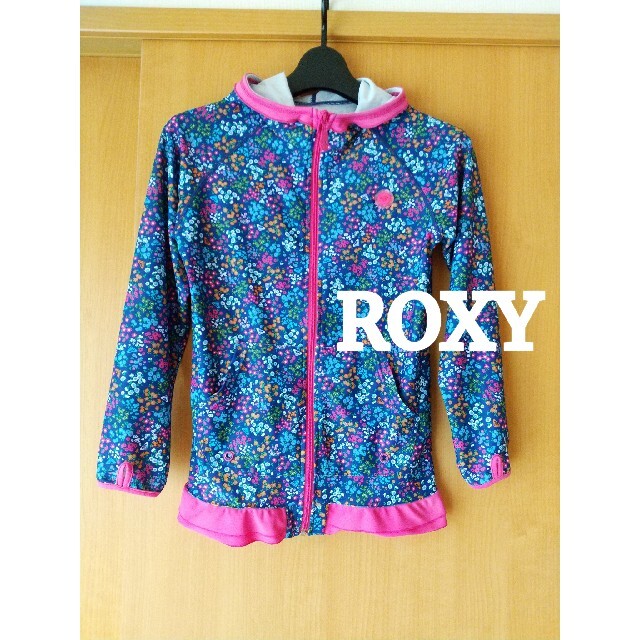 Roxy(ロキシー)のROXY★かわいい花柄ラッシュガード150 キッズ/ベビー/マタニティのキッズ服女の子用(90cm~)(水着)の商品写真