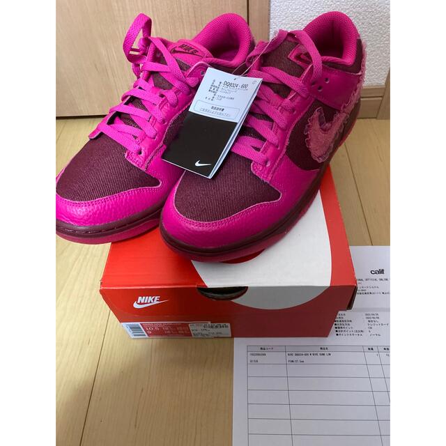 NIKE(ナイキ)の【新品未使用】NIKE WMNS DUNK LOW Valentines Day レディースの靴/シューズ(スニーカー)の商品写真