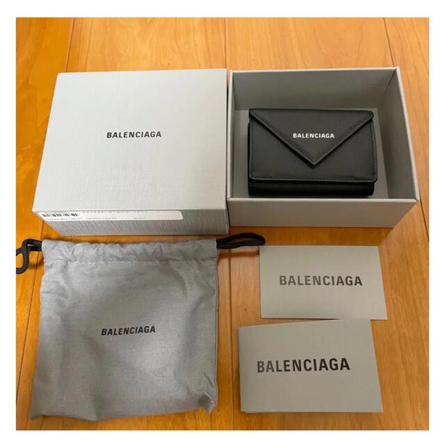 Balenciaga(バレンシアガ)の新品　バレンシアガ　3つ折り財布　391446 dlq0n 1000 レディースのファッション小物(財布)の商品写真