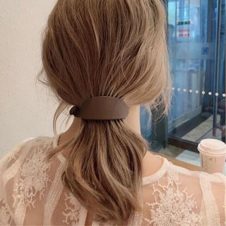 新商品！バナナクリップ ヘアアクセ アクセサリー 髪留め バレッタ ピン 韓国(バレッタ/ヘアクリップ)