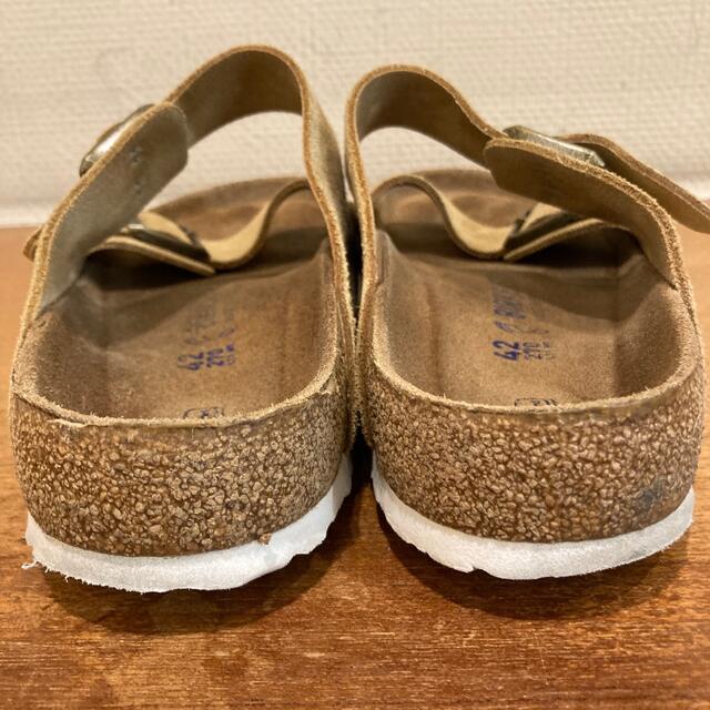 BIRKENSTOCK(ビルケンシュトック)のBIRKENSTOCK  ARIZONA スウェード ソフトフットベッド メンズの靴/シューズ(サンダル)の商品写真