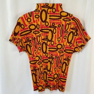 プリーツプリーズイッセイミヤケ Tシャツ(レディース/半袖)の通販 78点 極上イタリア製 【極美品】09ss PLEATS プリーツトップス 総柄 PLEASE Tシャツ/カットソー(半袖/袖なし)