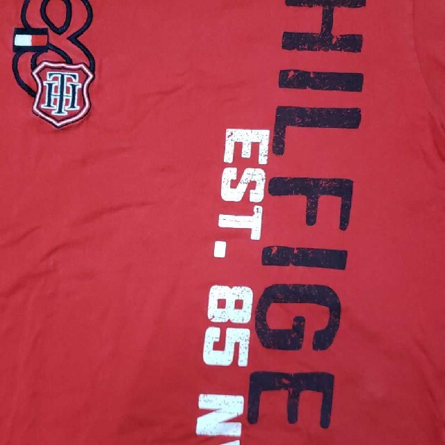 TOMMY HILFIGER(トミーヒルフィガー)のTOMMY HILFIGER　Tシャツ赤 メンズのトップス(Tシャツ/カットソー(半袖/袖なし))の商品写真