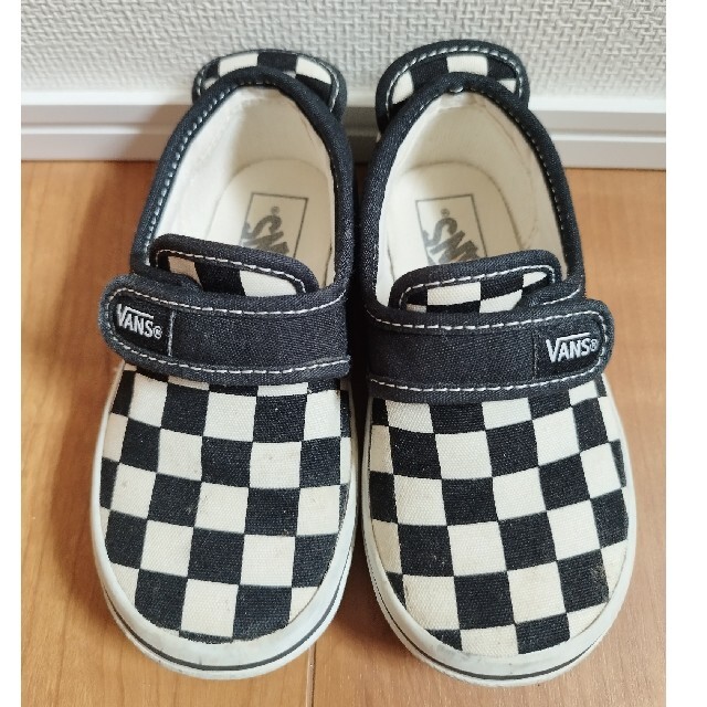 VANS(ヴァンズ)のVANS　スニーカー　スリッポン　キッズ　チェック　16センチ　黒　白 キッズ/ベビー/マタニティのキッズ靴/シューズ(15cm~)(スニーカー)の商品写真