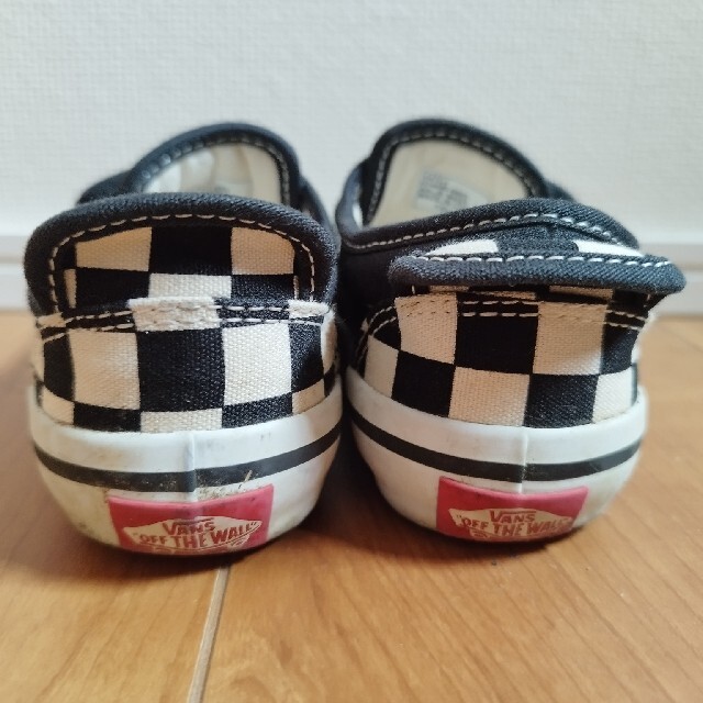 VANS(ヴァンズ)のVANS　スニーカー　スリッポン　キッズ　チェック　16センチ　黒　白 キッズ/ベビー/マタニティのキッズ靴/シューズ(15cm~)(スニーカー)の商品写真