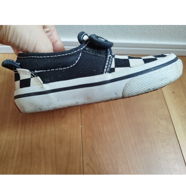 VANS(ヴァンズ)のVANS　スニーカー　スリッポン　キッズ　チェック　16センチ　黒　白 キッズ/ベビー/マタニティのキッズ靴/シューズ(15cm~)(スニーカー)の商品写真