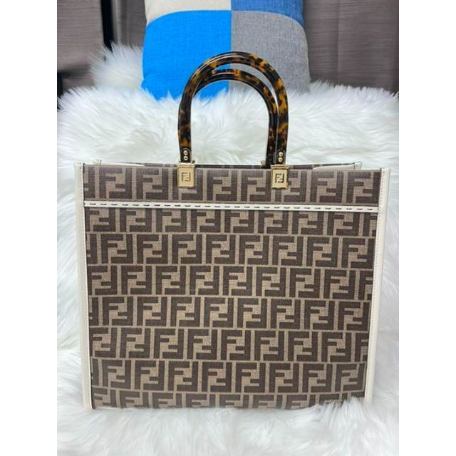 れています FENDI - フェンディバッグ FENDIバッグ トートフェンディバッグ シヨールダバッグの通販 by みずきㄊd's shop|フェンディならラクマ のでご