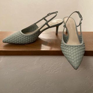 チャールズアンドキース(Charles and Keith)の【極美品】Charles&Keith ウーブン スリングバックパンプス　グリーン(ハイヒール/パンプス)