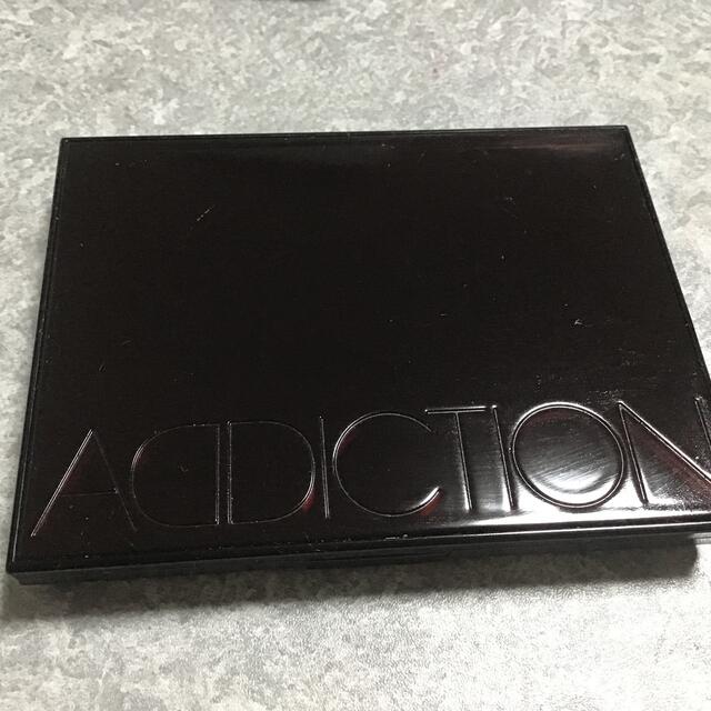 ADDICTION(アディクション)のアディクションアイシャドウパレット32 コスメ/美容のベースメイク/化粧品(アイシャドウ)の商品写真