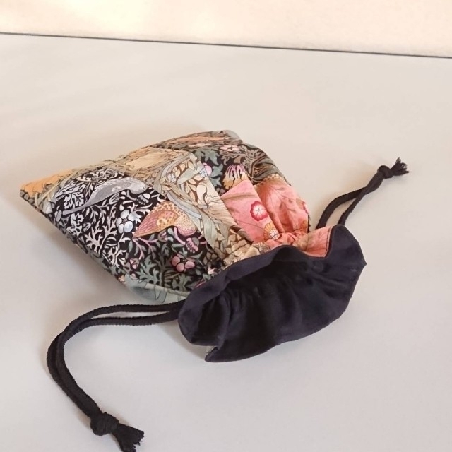 超歓迎された】 M☆ウィリアムモリスの大人巾着 handmade 両面パッチ 超歓迎された】 M☆ウィリアムモリスの大人巾着 handmade 両面パッチ