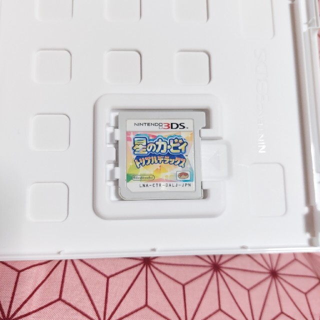 3DS　星のカービィ トリプルデラックス 🌠 エンタメ/ホビーのゲームソフト/ゲーム機本体(携帯用ゲームソフト)の商品写真