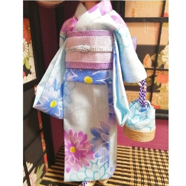 【夢人屋呉服店】ブライス　浴衣　着物　爽やかな大輪のお花柄(水色)　下駄付き