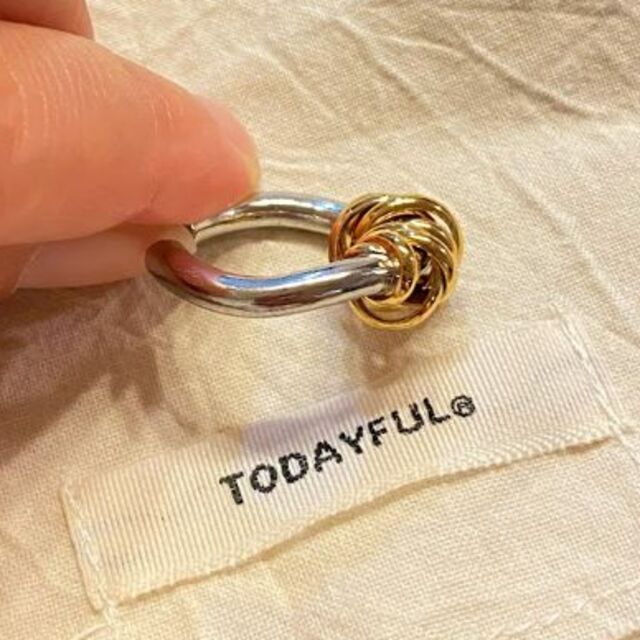 TODAYFUL(トゥデイフル)のTODAYFUL　トゥデイフル　バイカラーループリング　イヤカフ レディースのアクセサリー(リング(指輪))の商品写真