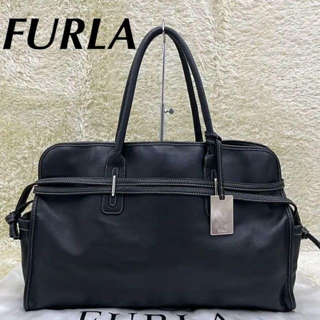 【FURLA】トートバッグ　ビジネス　柔らかレザー　ブラック　チャーム付き　A4ハンドバッグ