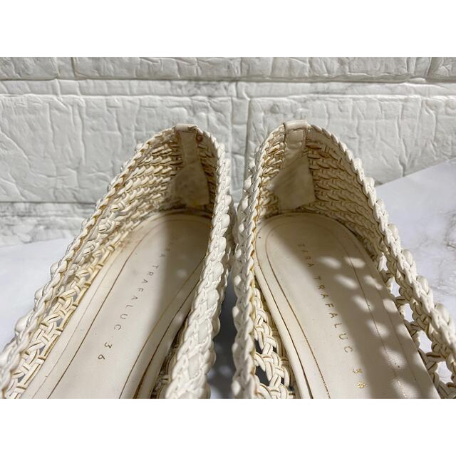 ZARA(ザラ)のZARA メッシュ パンプス ホワイト ザラ レディースの靴/シューズ(ハイヒール/パンプス)の商品写真