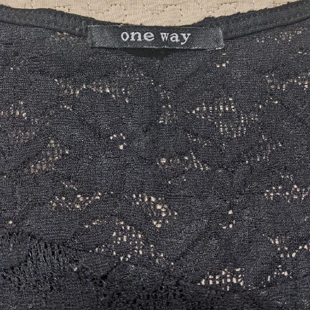 one*way(ワンウェイ)のone way 花柄レース トップス 黒 レディースのトップス(カットソー(半袖/袖なし))の商品写真