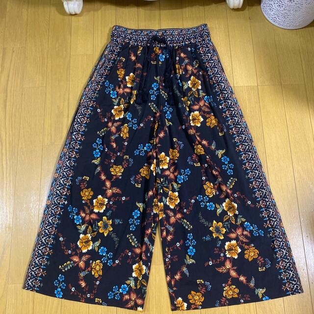 当店限定販売】 zara trafaluc タックショートパンツ レディース ピンク Msize