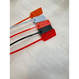 オフホワイト(OFF-WHITE)のOFF-WHITE NIKE "ZIP TIE" カスタムスニーカー用 赤タグ(スニーカー)