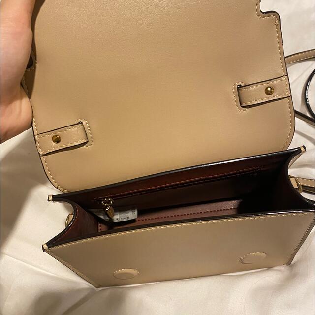 CHARLES&KEITH ボウディテールバッグ ベージュ 4