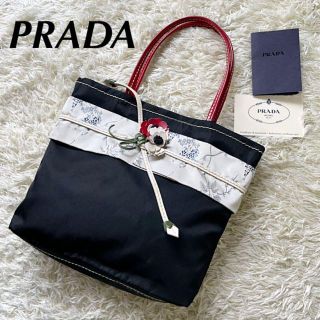 プラダ(PRADA)の【PRADA】KIMONO BAG 和柄　ロゴ刺繍　花柄　ナイロン 黒　カード(ハンドバッグ)