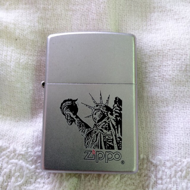 ZIPPO(ジッポー)のジッポ 自由の女神 2000年 ZIPPO 未使用 メンズのファッション小物(タバコグッズ)の商品写真