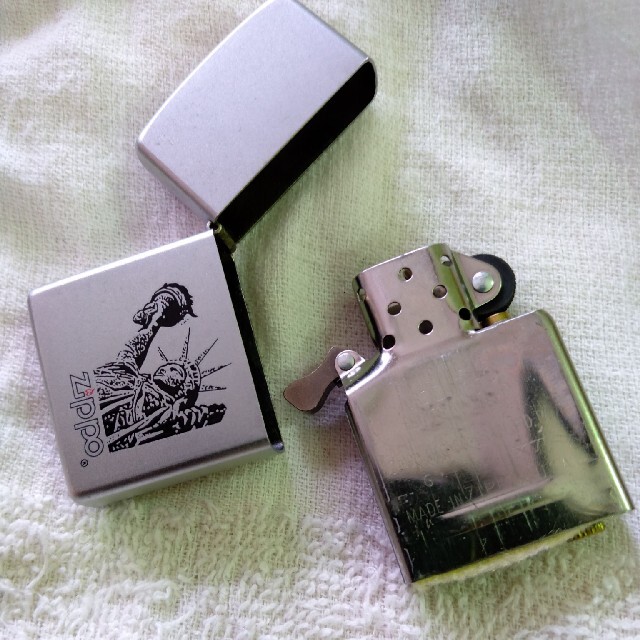 ZIPPO(ジッポー)のジッポ 自由の女神 2000年 ZIPPO 未使用 メンズのファッション小物(タバコグッズ)の商品写真