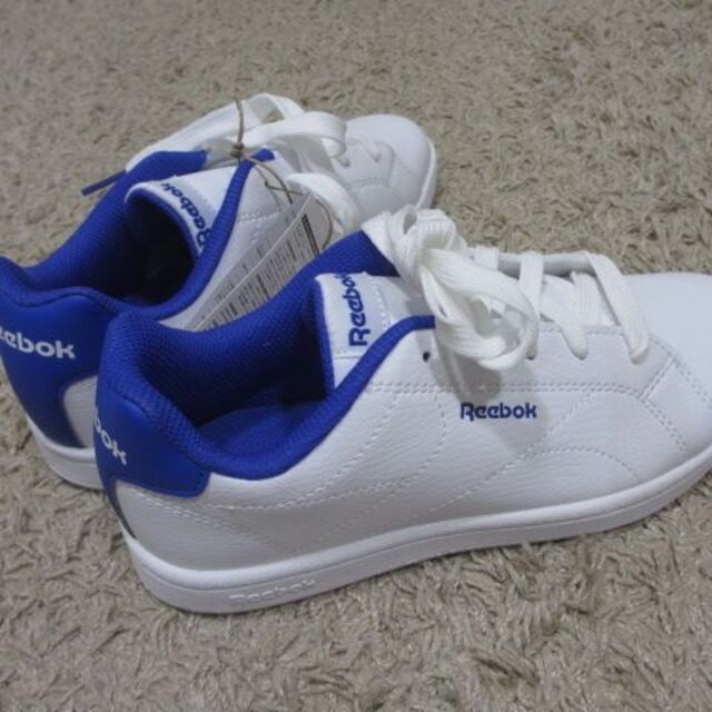 Reebok(リーボック)のReebok　スニーカー　ロイヤル コンプリート　23.5センチ　レディース　靴 レディースの靴/シューズ(スニーカー)の商品写真