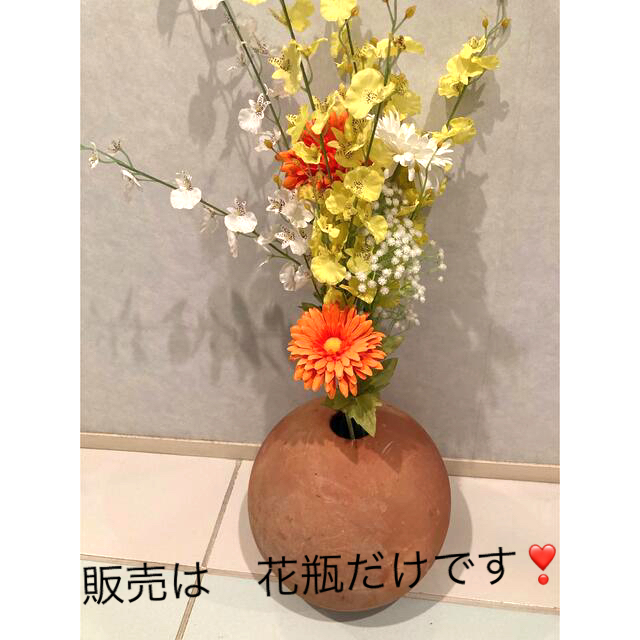 139 これ程までに玄関を華やかに演出してくれるものか？シンプルな球体の花瓶が