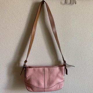 コーチ(COACH)のコーチ　ショルダーバック　ななめがけバック　ピンク(ショルダーバッグ)