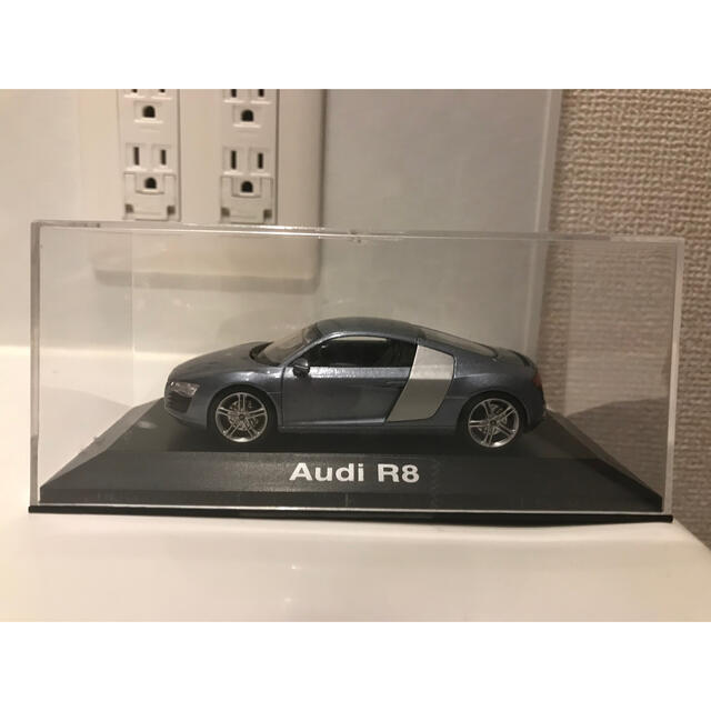 AUDI(アウディ)のアウディ r8 ミニカー 1/43 エンタメ/ホビーのおもちゃ/ぬいぐるみ(ミニカー)の商品写真