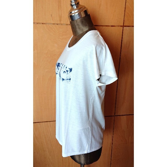レディースTシャツ M プリントあり ホワイト 白 ゆったり レディースのトップス(Tシャツ(半袖/袖なし))の商品写真