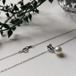 P107準花珠アコヤ真珠WGペンダント6.5~7.0㎜ダイヤ入り リボン