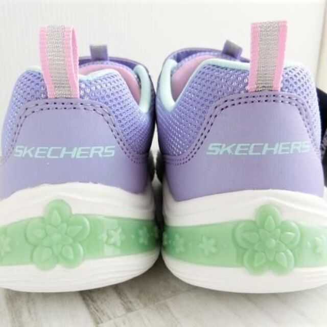 SKECHERS(スケッチャーズ)の訳あり スケッチャーズ 左18.5cm 右19.5cm 光る靴 スニーカー キッズ/ベビー/マタニティのキッズ靴/シューズ(15cm~)(スニーカー)の商品写真