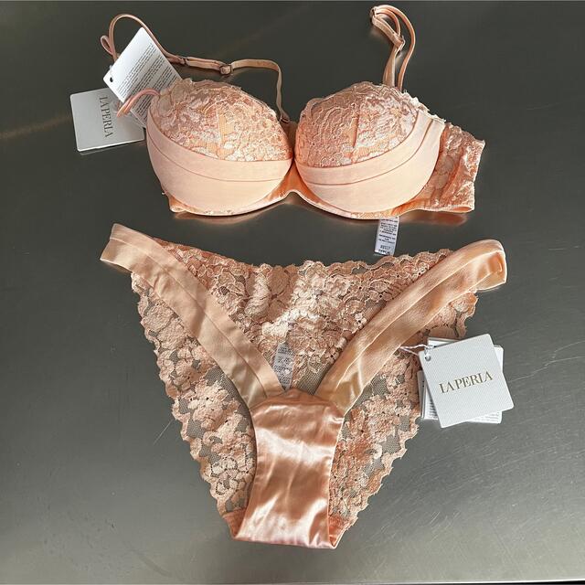 在庫あり即日出荷 専用⭐︎ラペルラ la perla ブラu0026ショーツ