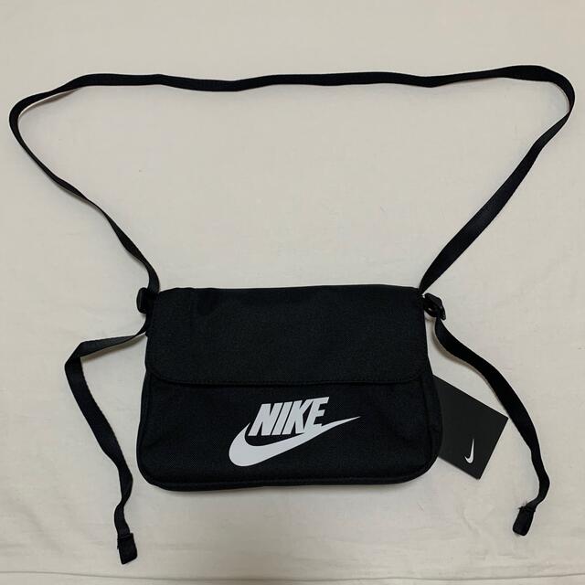 NIKE(ナイキ)の新品　NIKE ウィメンズ レベル クロスボディ バッグ　ショルダーバッグ レディースのバッグ(ショルダーバッグ)の商品写真