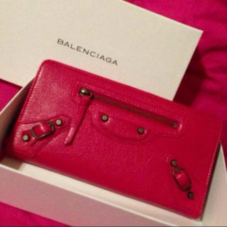 バレンシアガ(BALENCIAGA)のバレンシアガ♡ラウンドファスナー長財布♡(財布)