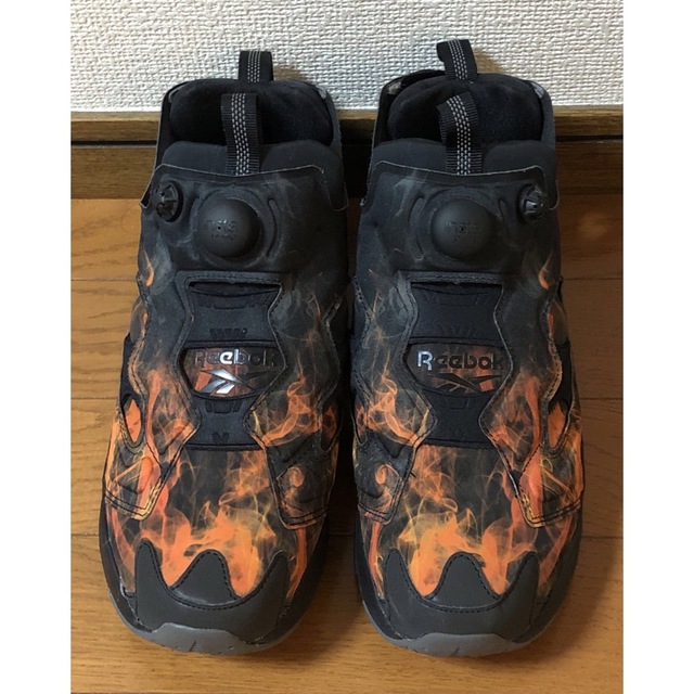 Reebok(リーボック)の良品 REEBOK PUMP FURY FLAME 26.5cm ファイヤー 黒 メンズの靴/シューズ(スニーカー)の商品写真