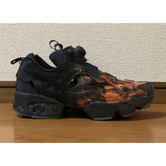 Reebok(リーボック)の良品 REEBOK PUMP FURY FLAME 26.5cm ファイヤー 黒 メンズの靴/シューズ(スニーカー)の商品写真