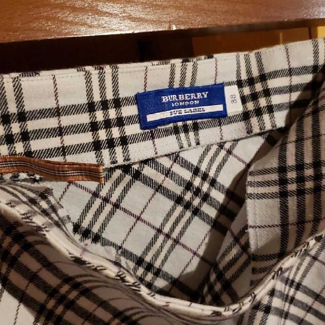 BURBERRY BLUE LABEL(バーバリーブルーレーベル)のバーバリー　ブルーレーベル　スカート レディースのスカート(ひざ丈スカート)の商品写真