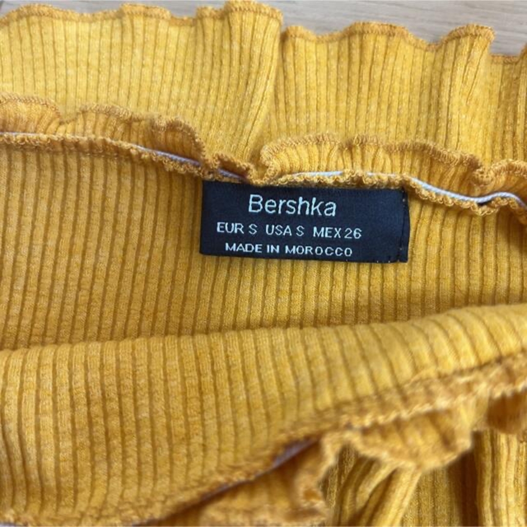 Bershka(ベルシュカ)のBershka トップス レディースのトップス(カットソー(半袖/袖なし))の商品写真