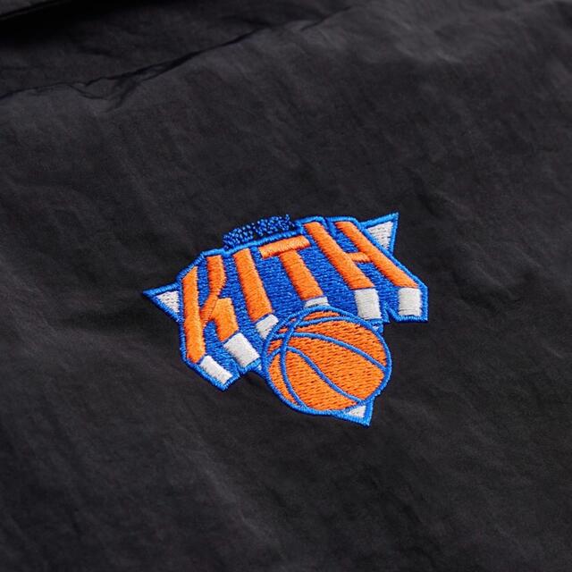 NIKE(ナイキ)のKITH NIKE NEWYORK KNICKS coaches jaket メンズのジャケット/アウター(ナイロンジャケット)の商品写真