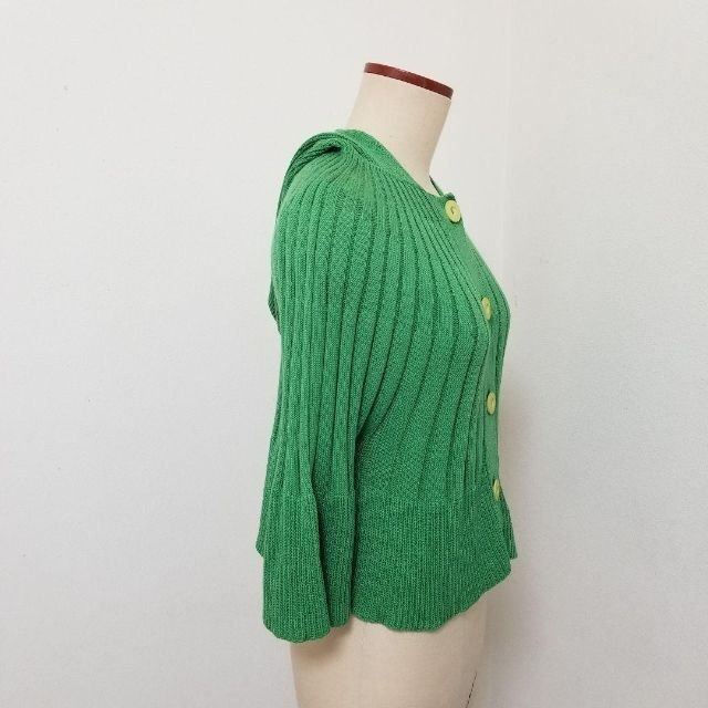 Jocomomola(ホコモモラ)のグリーン　黄緑　ニット　羽織り　フードつきフレアカーディガン レディースのトップス(ニット/セーター)の商品写真